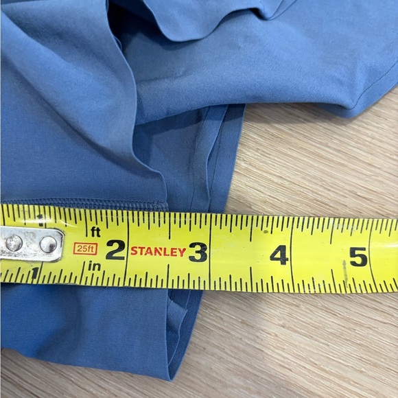 Lululemon Shake It Out High Rise Running Short 2.5 in Washed Denim - Picture 4 of 6